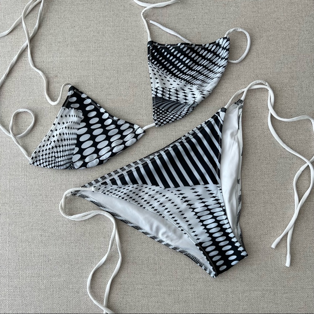 CLOVER CANYON 2-Piece Blue White Geo Triangle Bikini